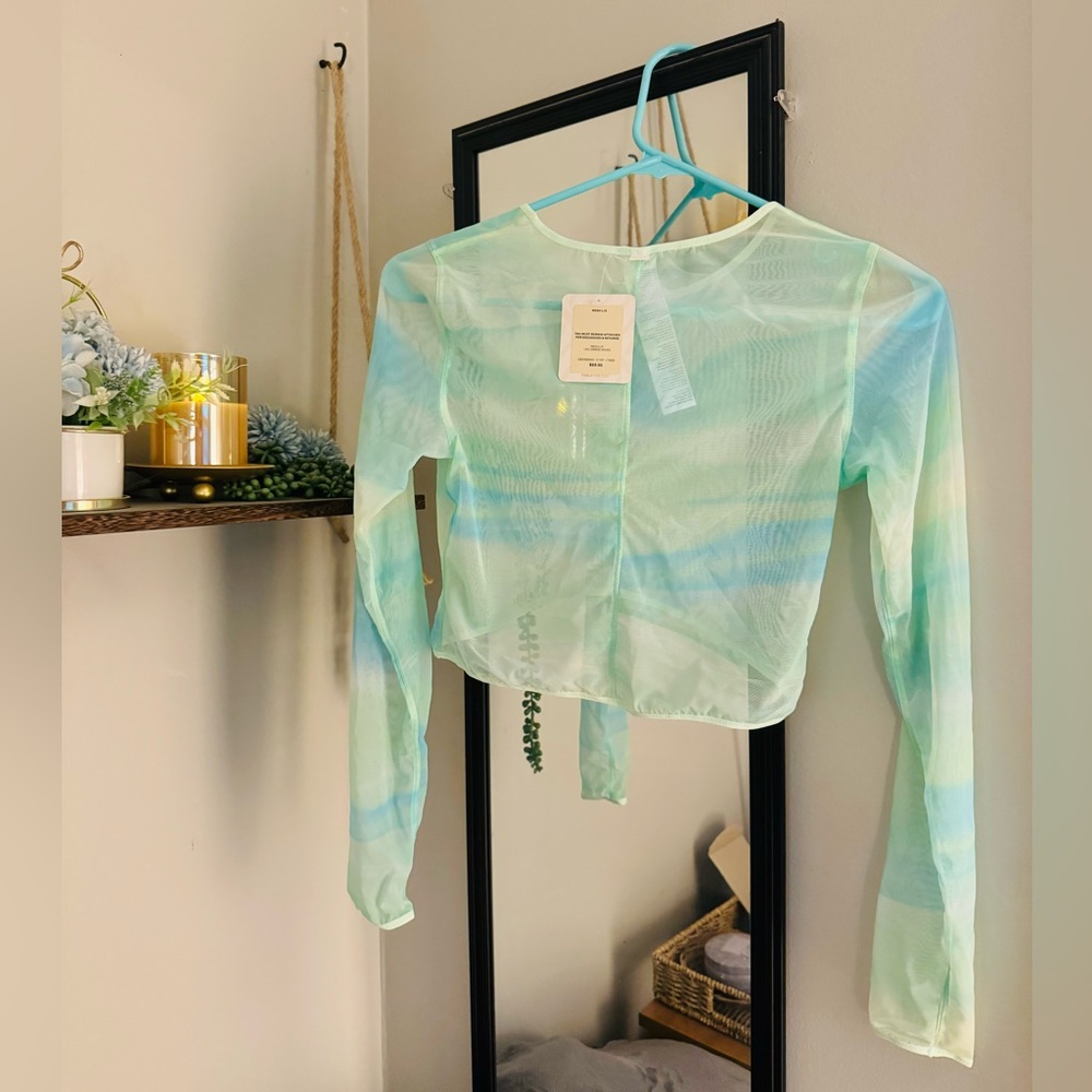 Fabletics mesh shirt, size XS, ombré waves, long sleeves, cropped - Picture 2 of 3